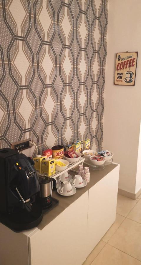 Domus Luigi Leone Bed & Breakfast เนเปิลส์ ภายนอก รูปภาพ